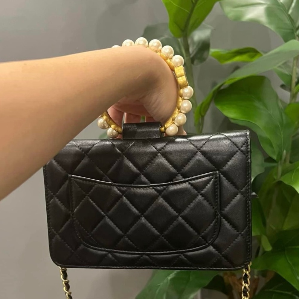 ❌❌SOLD❌❌NEW🔥🔥Chanel Quilted Lambskin Pearl Handle Crossbody Baby - Picture 5 of 14